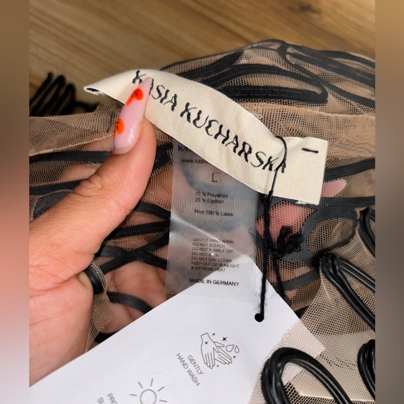 Worn once - Picture 3 of 4